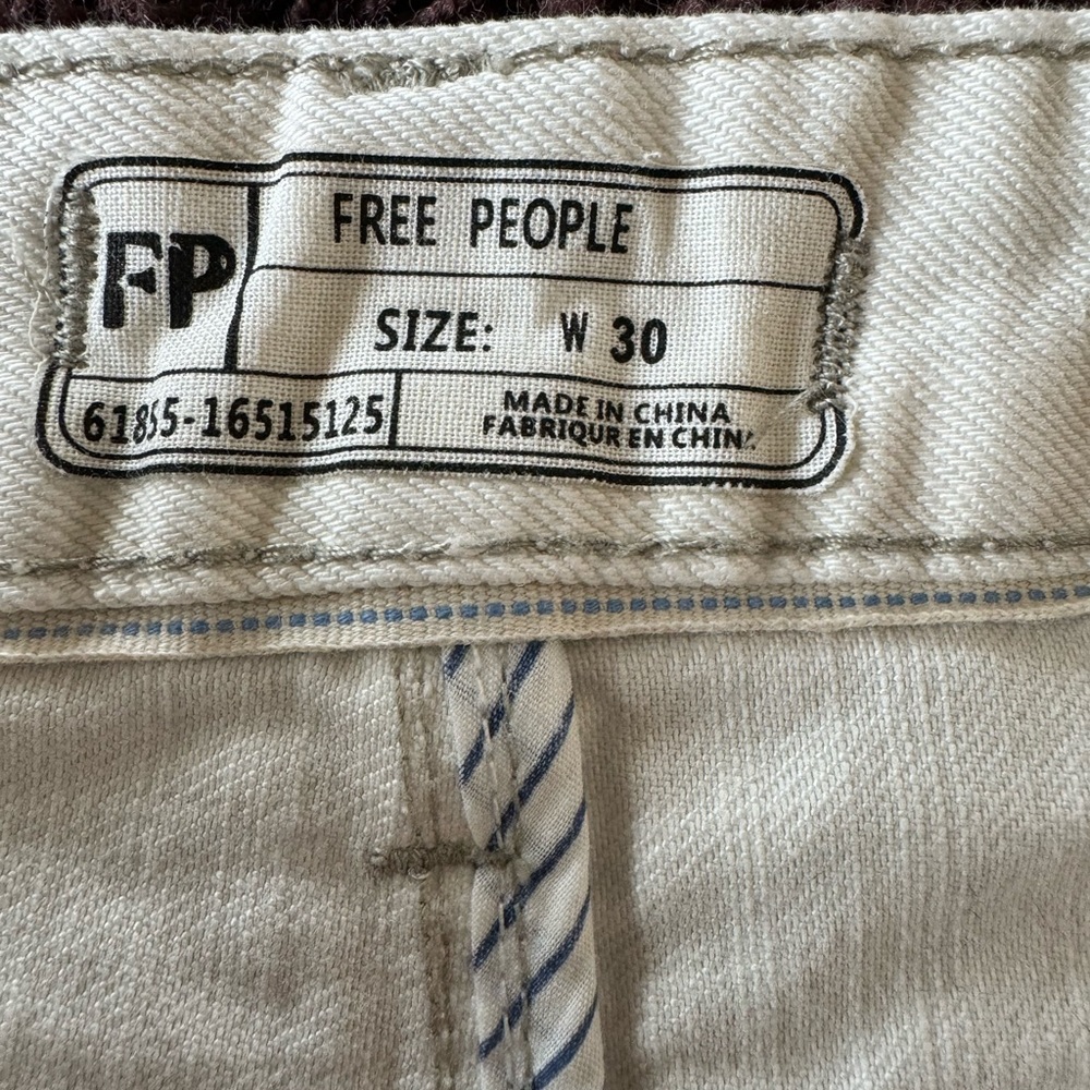 Free People Optic White High Rise Button Fly Cutoff Shorts  size 30